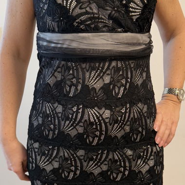 Robe cocktail noire dentelle, taille 40