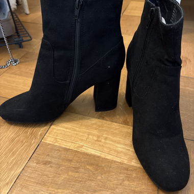 Bottines noires à talon