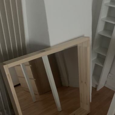 Spiegel mit Tisch