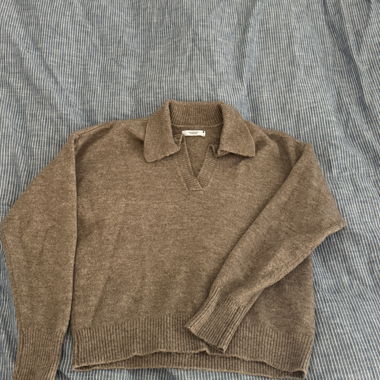 Brauner Strickpullover