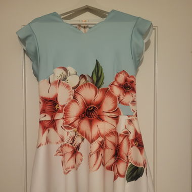 Ted Baker Sommerkleid mit Blumen