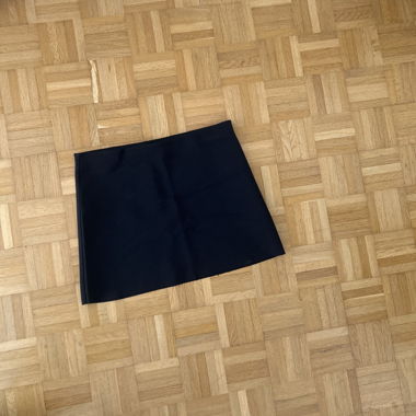 Minigonna nera effetto neoprene