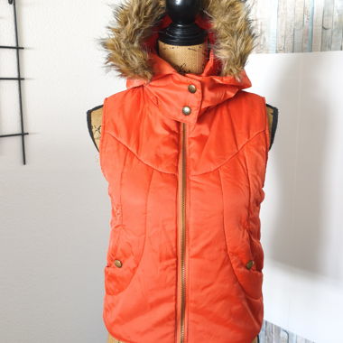 Gilet trapuntato da donna arancione con cappuccio
