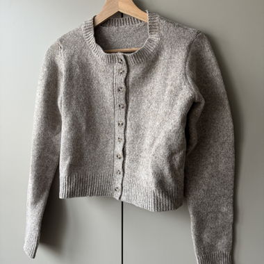 Beige cropped knit cardigan