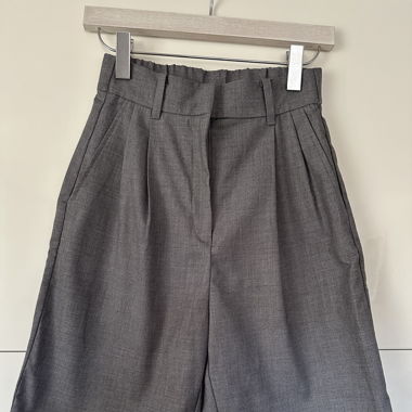 Shorts grau
