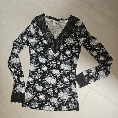 Top in pizzo floreale nero/bianco