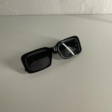 black sunglasses