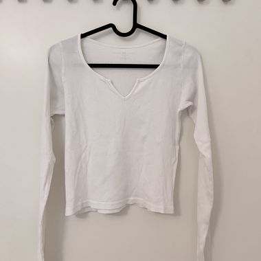 bundle  long sleeve tops relaxed brandy melville