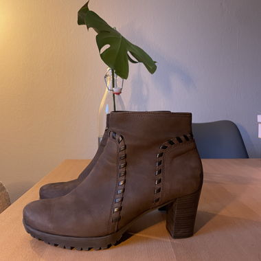 Braune Stiefeletten von Gabor