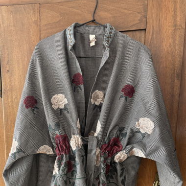 Wunderschöne, bestickte Kimono-Jacke