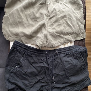 2-piece set short shorts Khaki/Black size 40 (H&M)