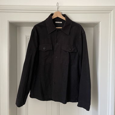 Giacca-camicia nera con tasche sul petto taglia 48