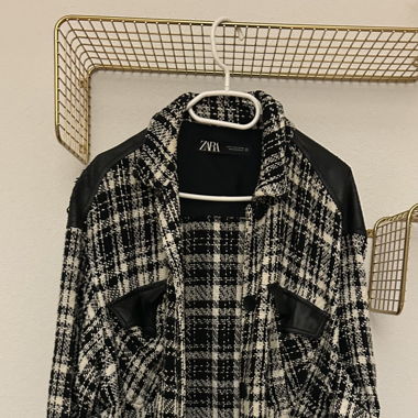 Zara Mantel