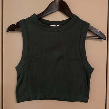 ZARA geripptes Croptop dunkelgrün M