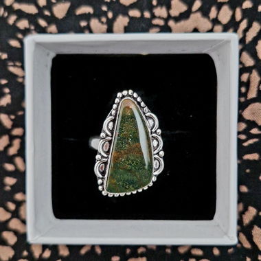 Bague avec pierre naturelle
