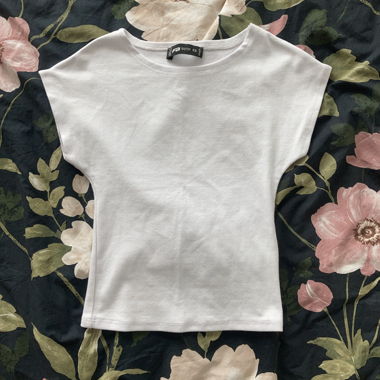 Top corto aderente bianco