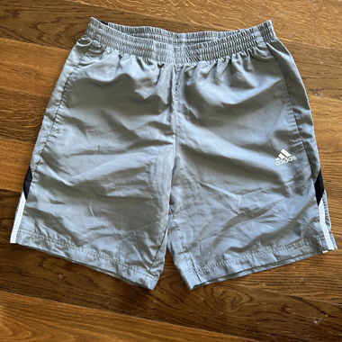 Addidas kurze Sporthose