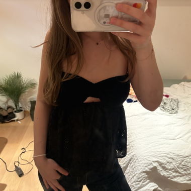 Haut noir sans bretelles