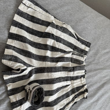 SHORT BERSHKA