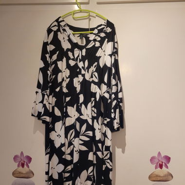 Geblümtes Kleid