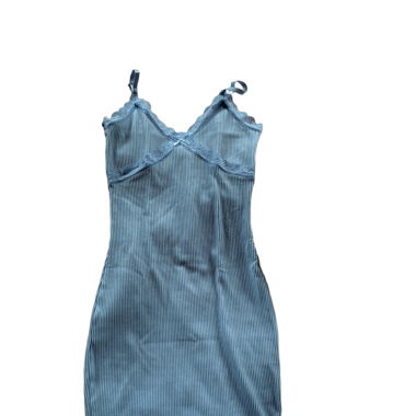 babyblaues Kleid
