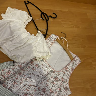 Dirndl mit Bluse