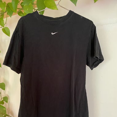 Schwarzes Nike T-Shirt, Grösse M - Top Zustand!