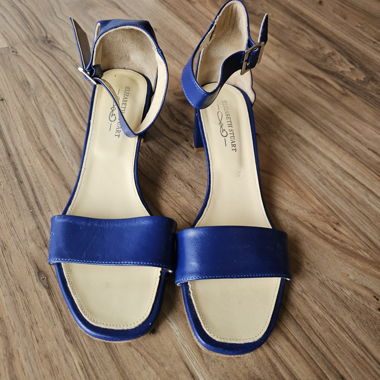 Sandales à talons en cuir bleu T39