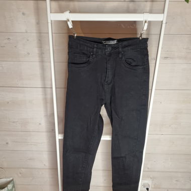 Schwarze Hose