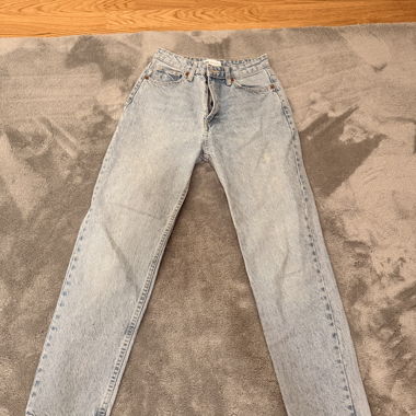 Jeans Zara à lavage clair UE 36