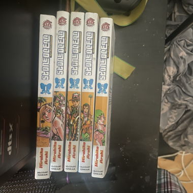 Tome 1 à 5 de jojo stone ocean