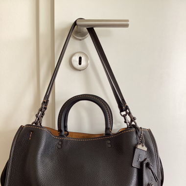 Versatile Leather bag: Tote, Shoulder, Brief