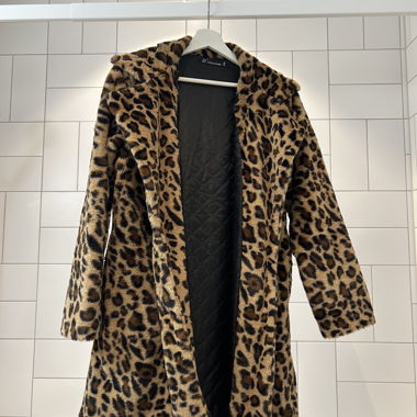 Leoprint Mantel