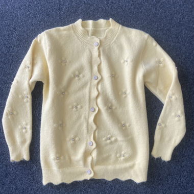Women’s cardigan with yellow beads
