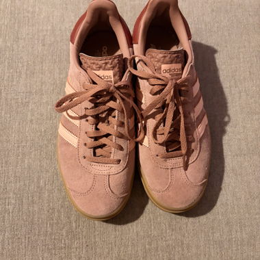 Pink Adidas Gazelle, unworn
