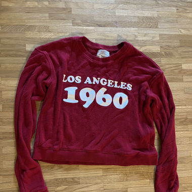 Roter Pullover