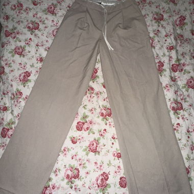 Zara Stoffhose in grösse S, sitzt perfekt. 