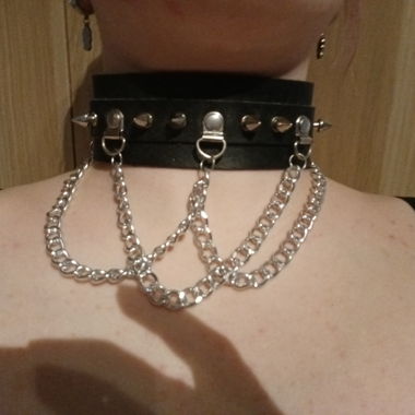 Black choker collar with chains