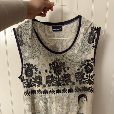 Top with design