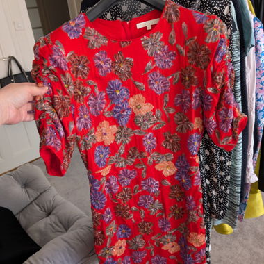 Rotes, geblümtes Pailletten-Kleid Maje Gr. T2, 1x getragen