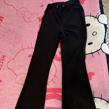 black pants 