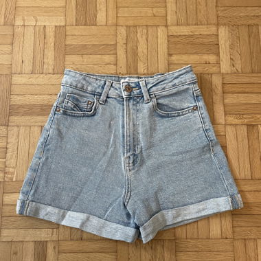 Short in jeans Stradivarius