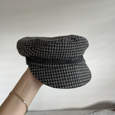 grey-black hat