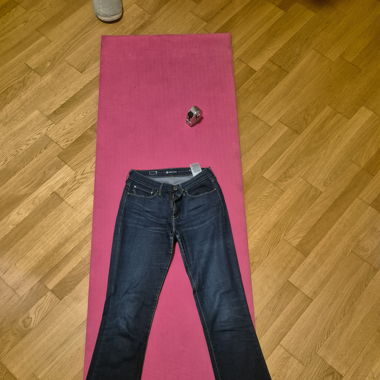 Dunkelblaue Schlagjeans aus den 2000er Jahren (Marke Levi's)