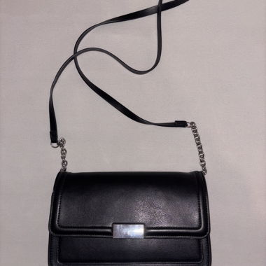 Black Chain Crossbody Bag