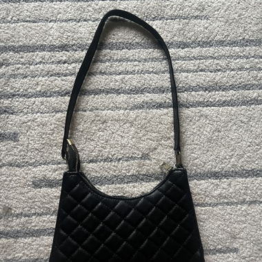 Borsa nera in vendita