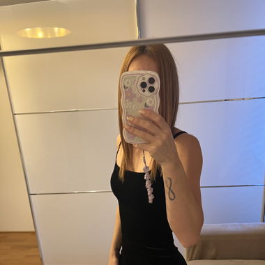 Schwarz Samtkleid