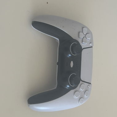 Weisse und schwarze Gamepad