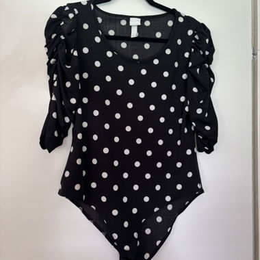 Body à pois avec manches bouffantes