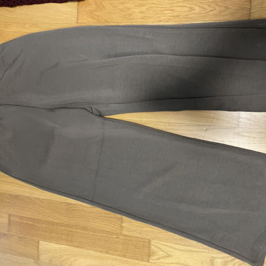 Weicher weiter Sport-Hose in Grau-Grün